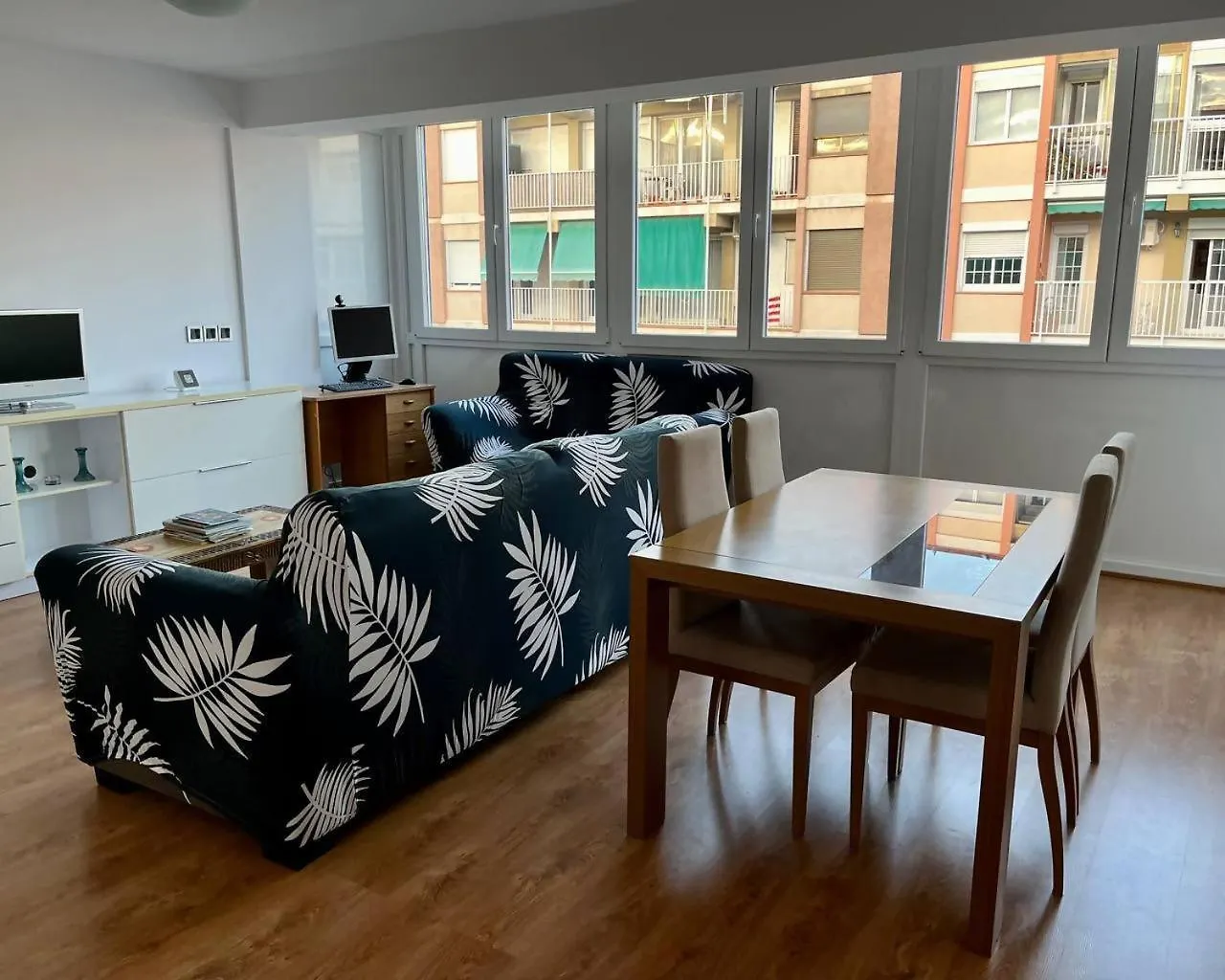 Amplio Apartamento Cerca De Fira Y Del Centro L'Hospitalet de Llobregat